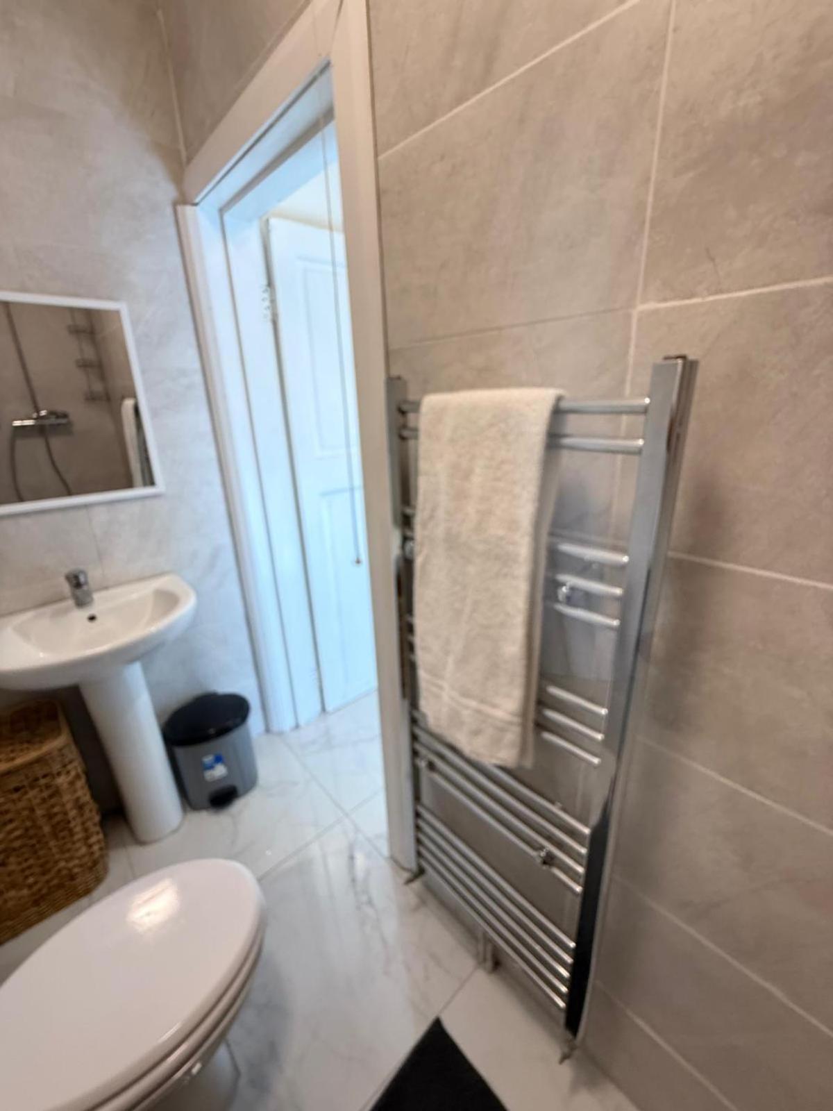 One Bedroom Flat Bell Street Apartment