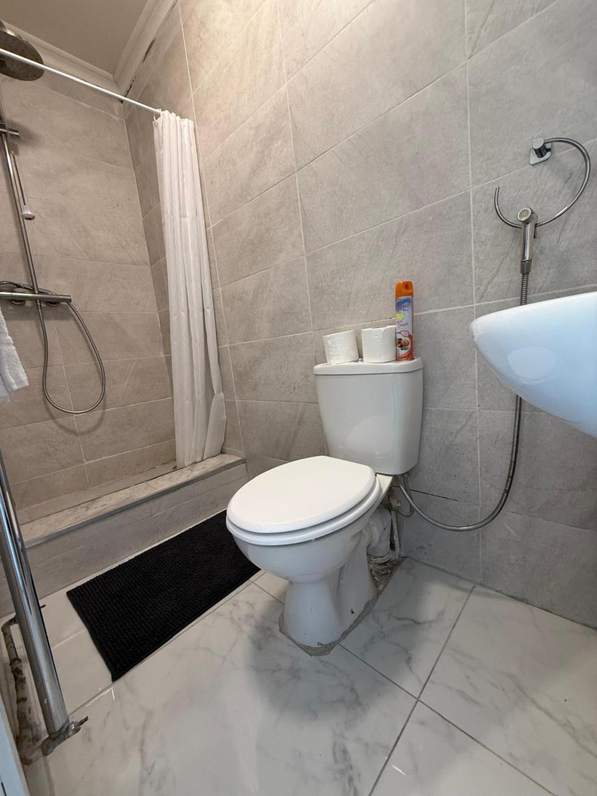One Bedroom Flat Bell Street Apartment *